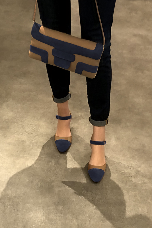Navy blue and camel beige women's open side shoes, with an instep strap. Round toe. Medium block heels. Worn view - Florence KOOIJMAN